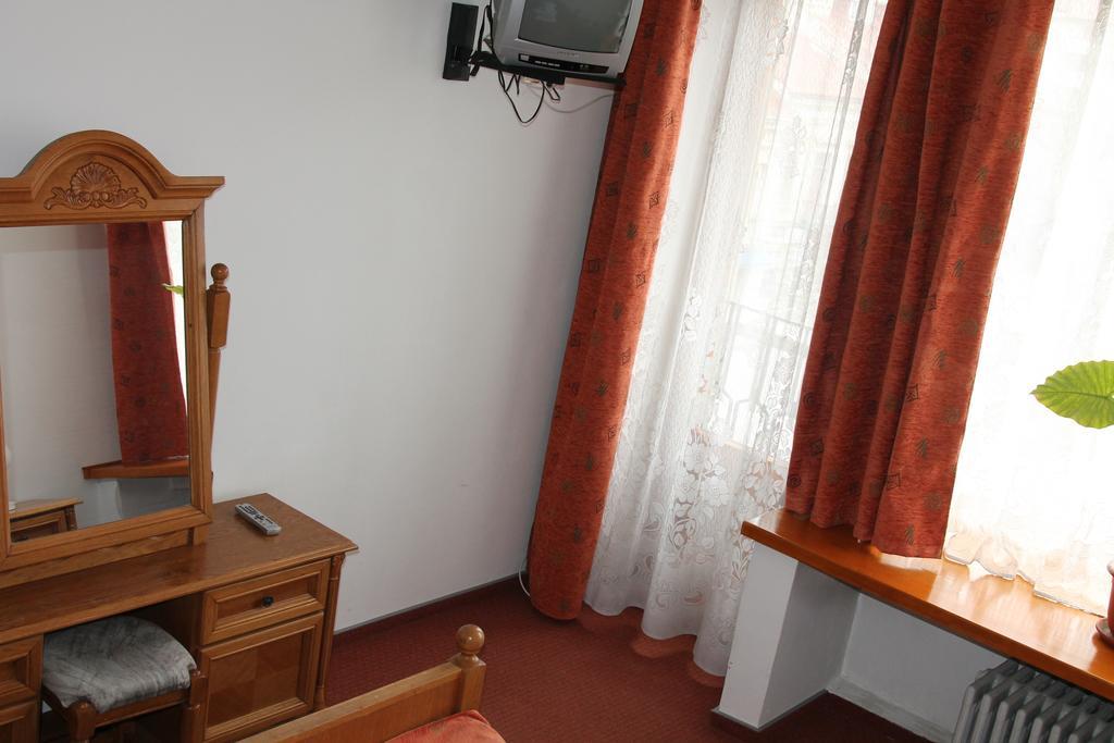 Hotel Zimbru Câmpulung Moldovenesc Oda fotoğraf